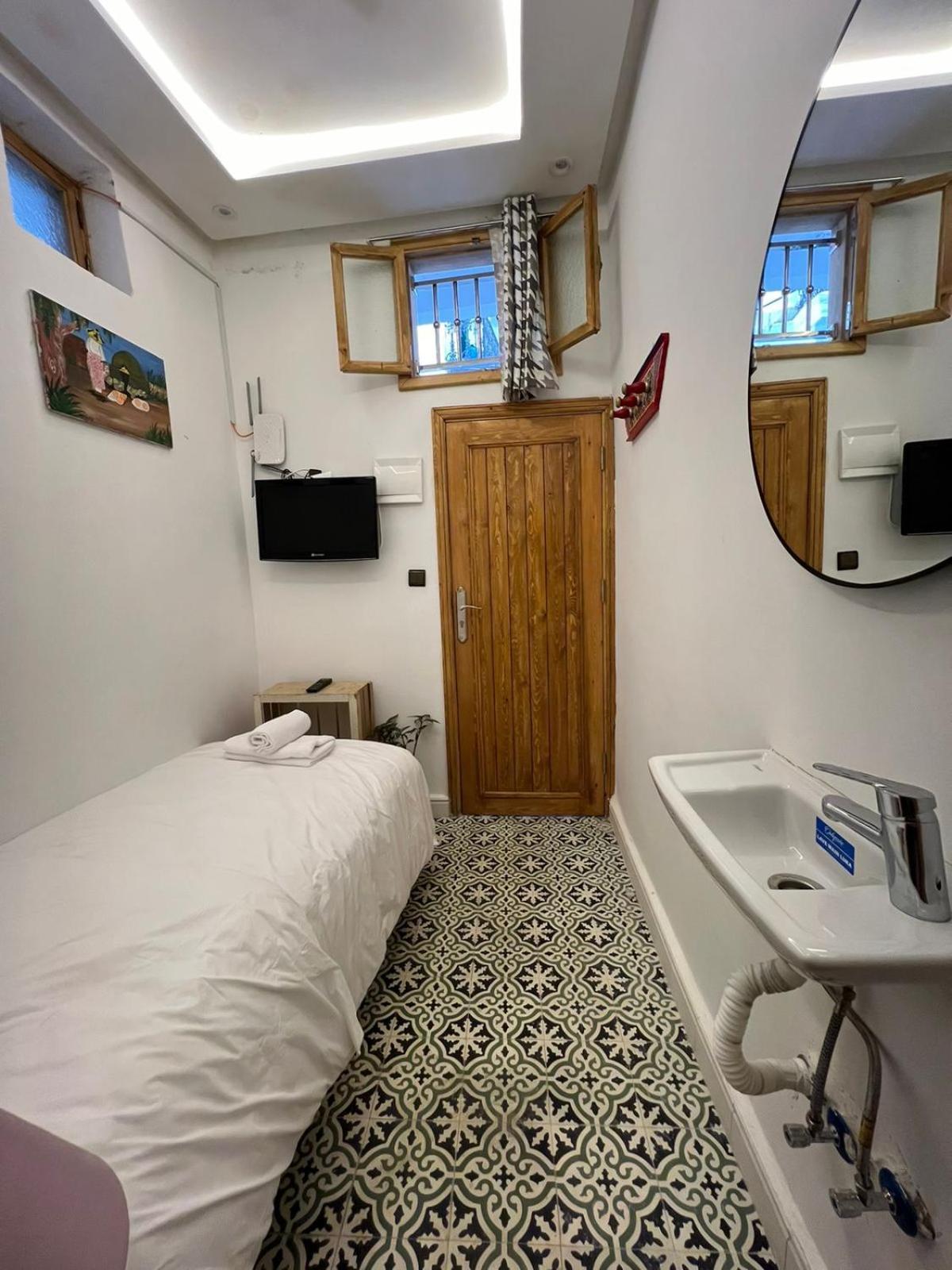 Chambre A La Medina Avec Salle De Bain Prive Tangeri Esterno foto